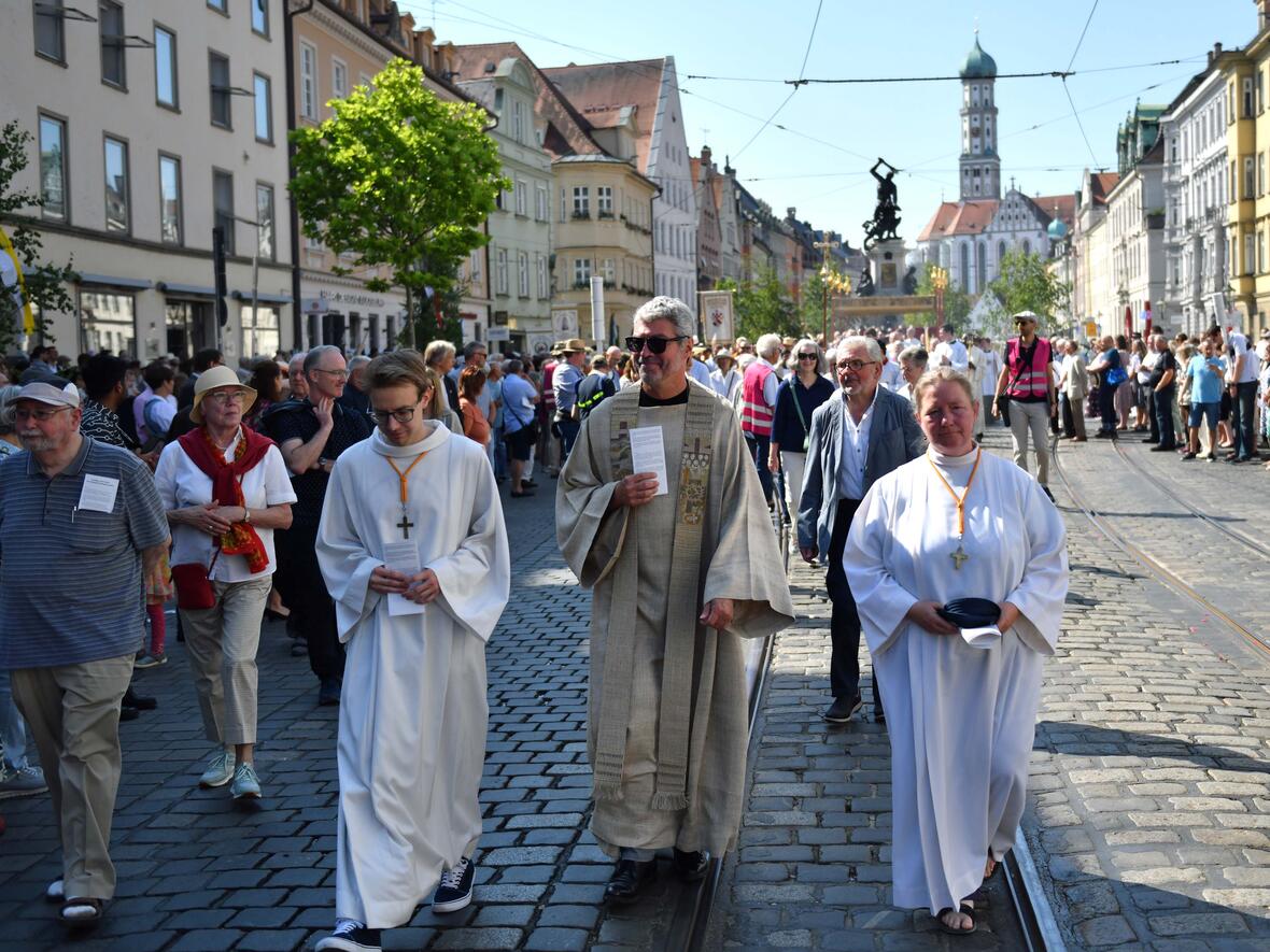 Fronleichnam in Augsburg 2025 (Foto Nicolas Schnall pba) (20)