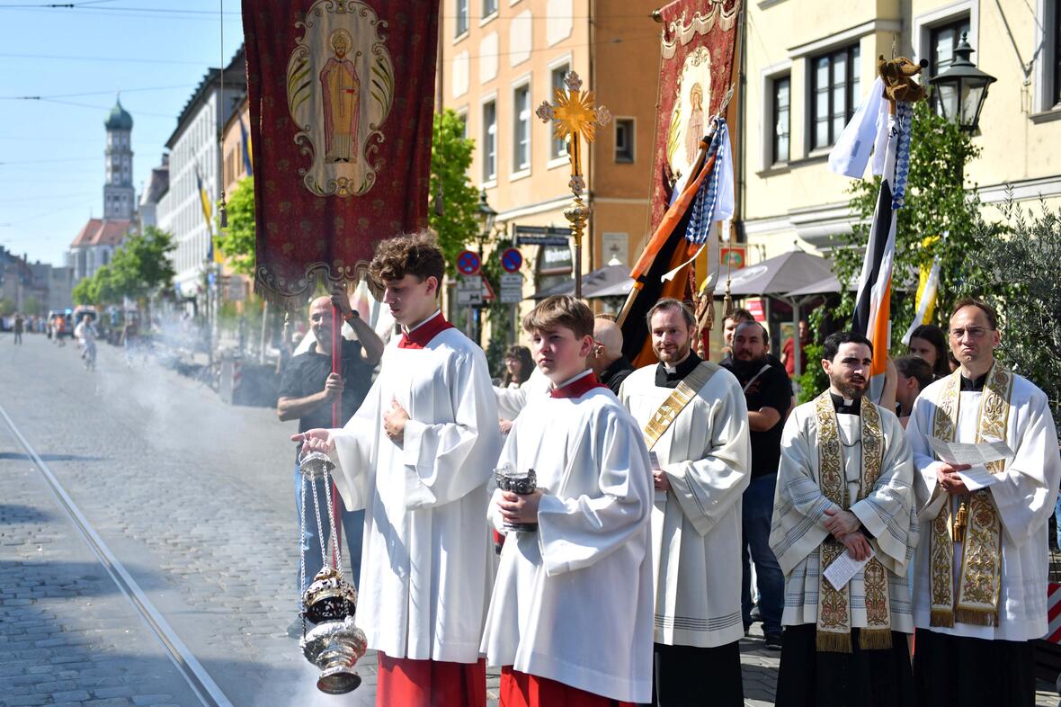 Fronleichnam in Augsburg 2025 (Foto Nicolas Schnall pba) (21)