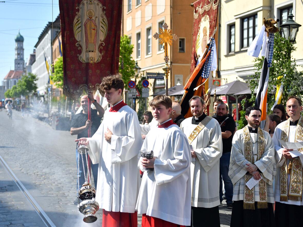 Fronleichnam in Augsburg 2025 (Foto Nicolas Schnall pba) (21)