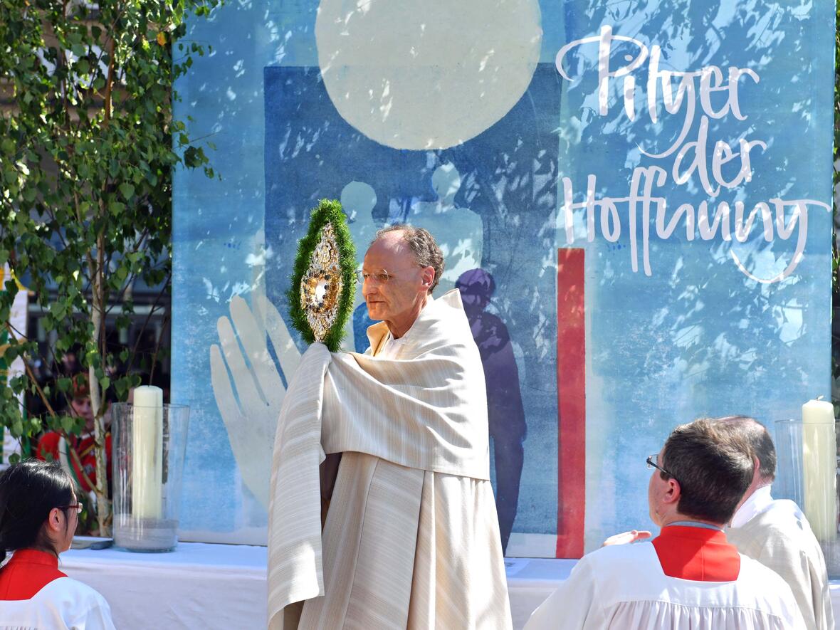 Fronleichnam in Augsburg 2025 (Foto Nicolas Schnall pba) (22)