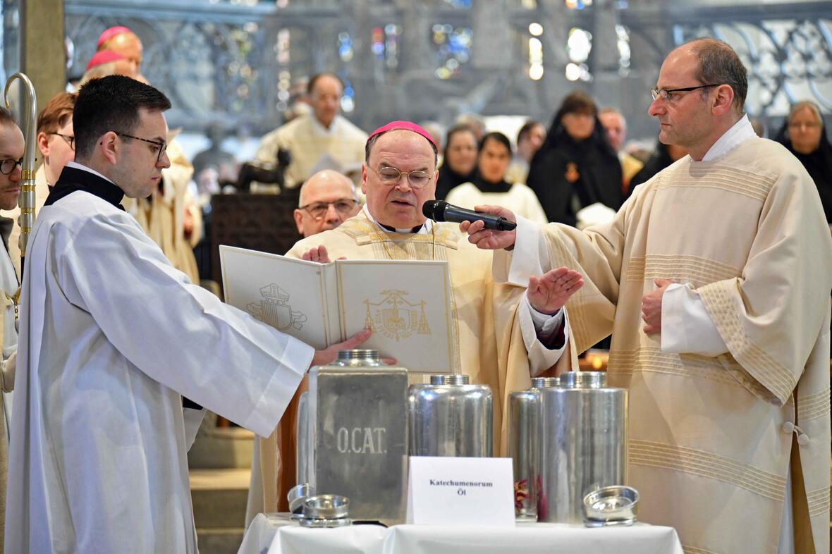 22_Chrisammesse_Weihe der heiligen Öle für das Bistum (Foto Nicolas Schnall pba)