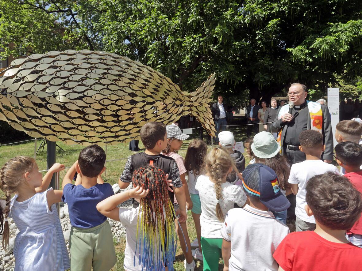 33_Fischskulptur auf dem Domplatz (Foto Annette Zoepf pba)