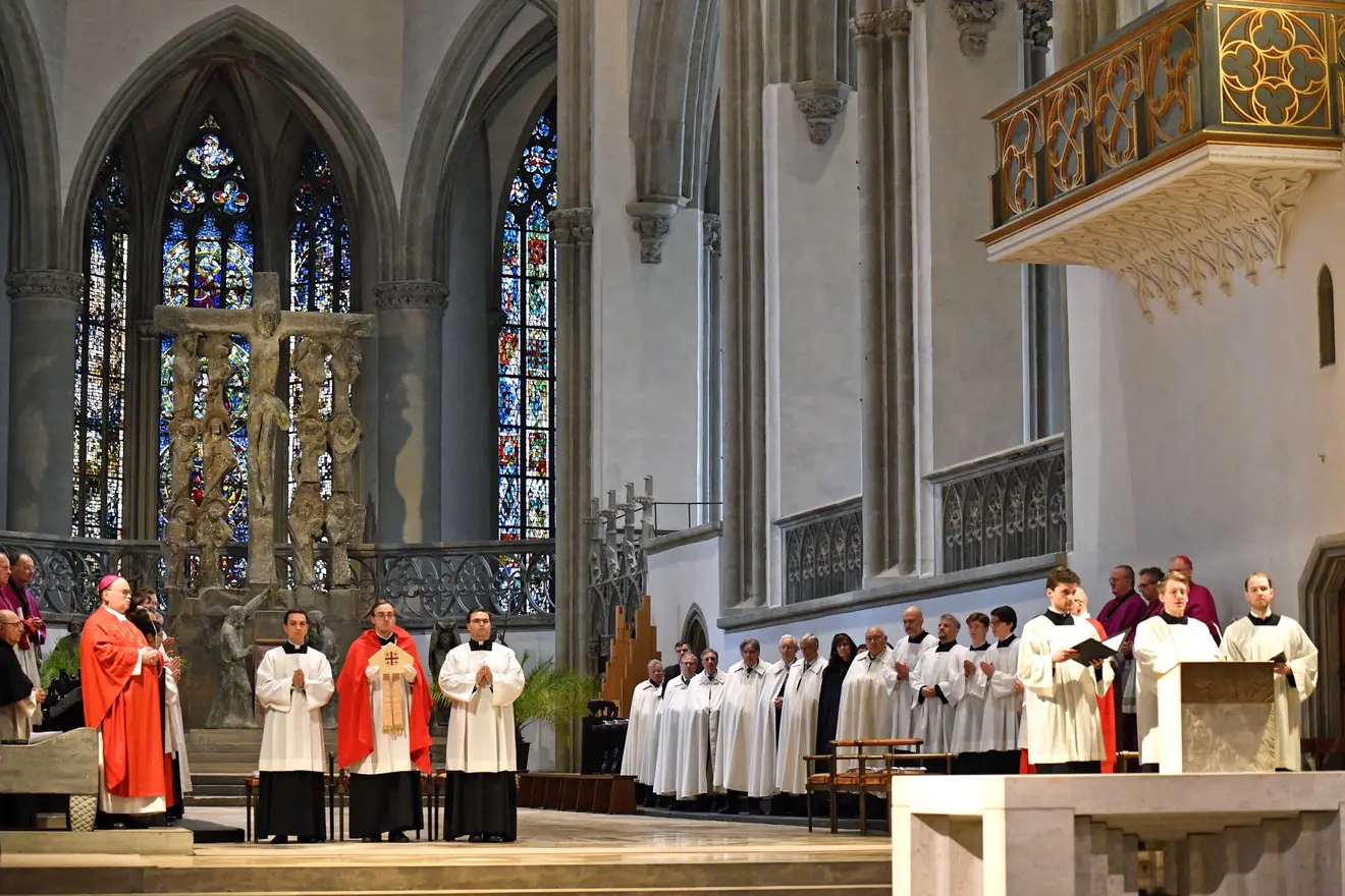 Karfreitag im Augsburger Dom (Foto Nicolas Schnall pba) 5