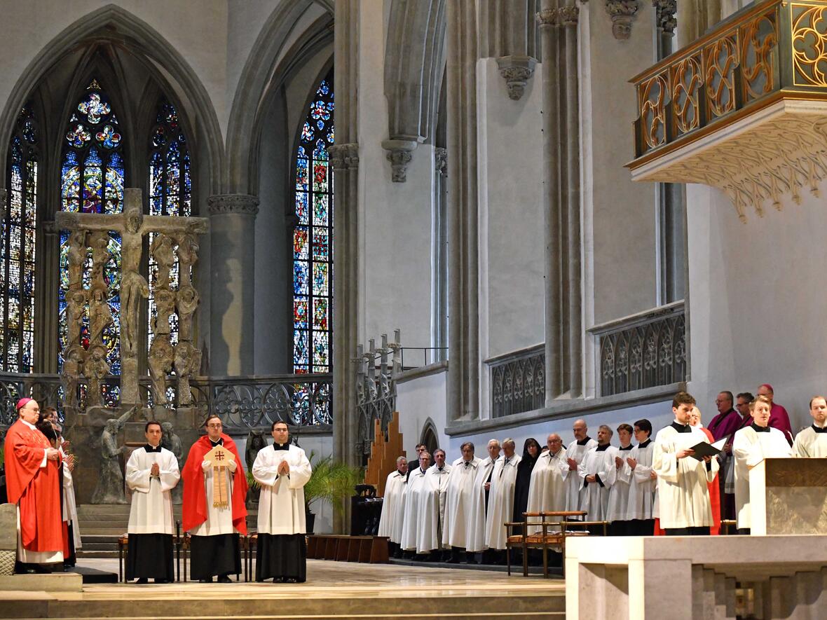 Karfreitag im Augsburger Dom (Foto Nicolas Schnall pba) 5