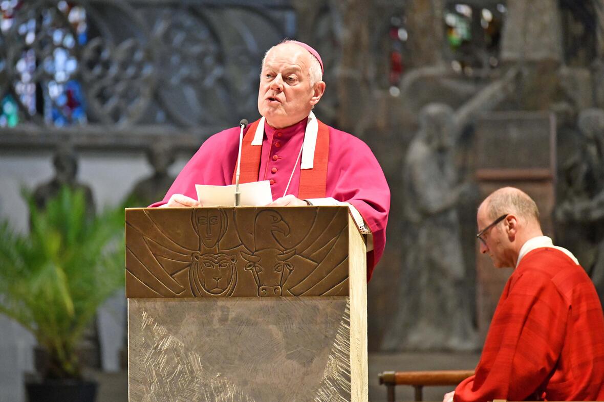 Karfreitag im Augsburger Dom (Foto Nicolas Schnall pba) 7