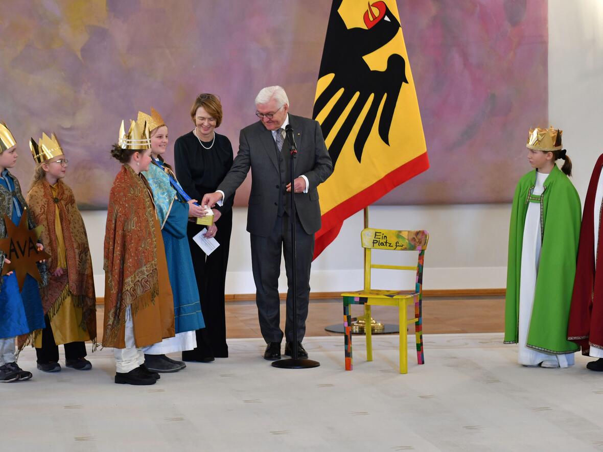 18_Sternsinger aus Kempten von Bundespräsident empfangen (Foto Nicolas Schnall pba)