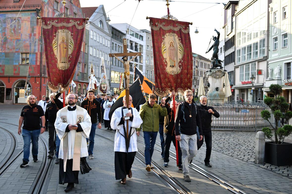 Männerwallfahrt in der Ulrichswoche 2025 (Foto Nicolas Schnall pba) 04 (18)