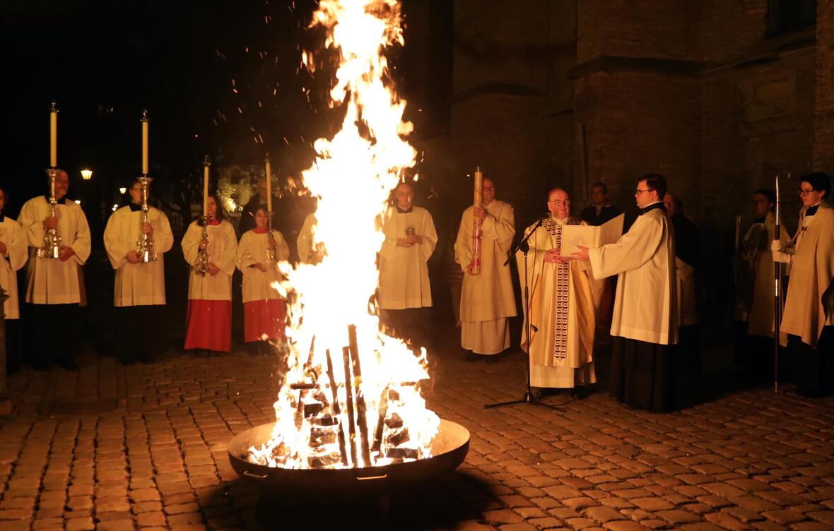 Osternacht im Augsburger Dom 01