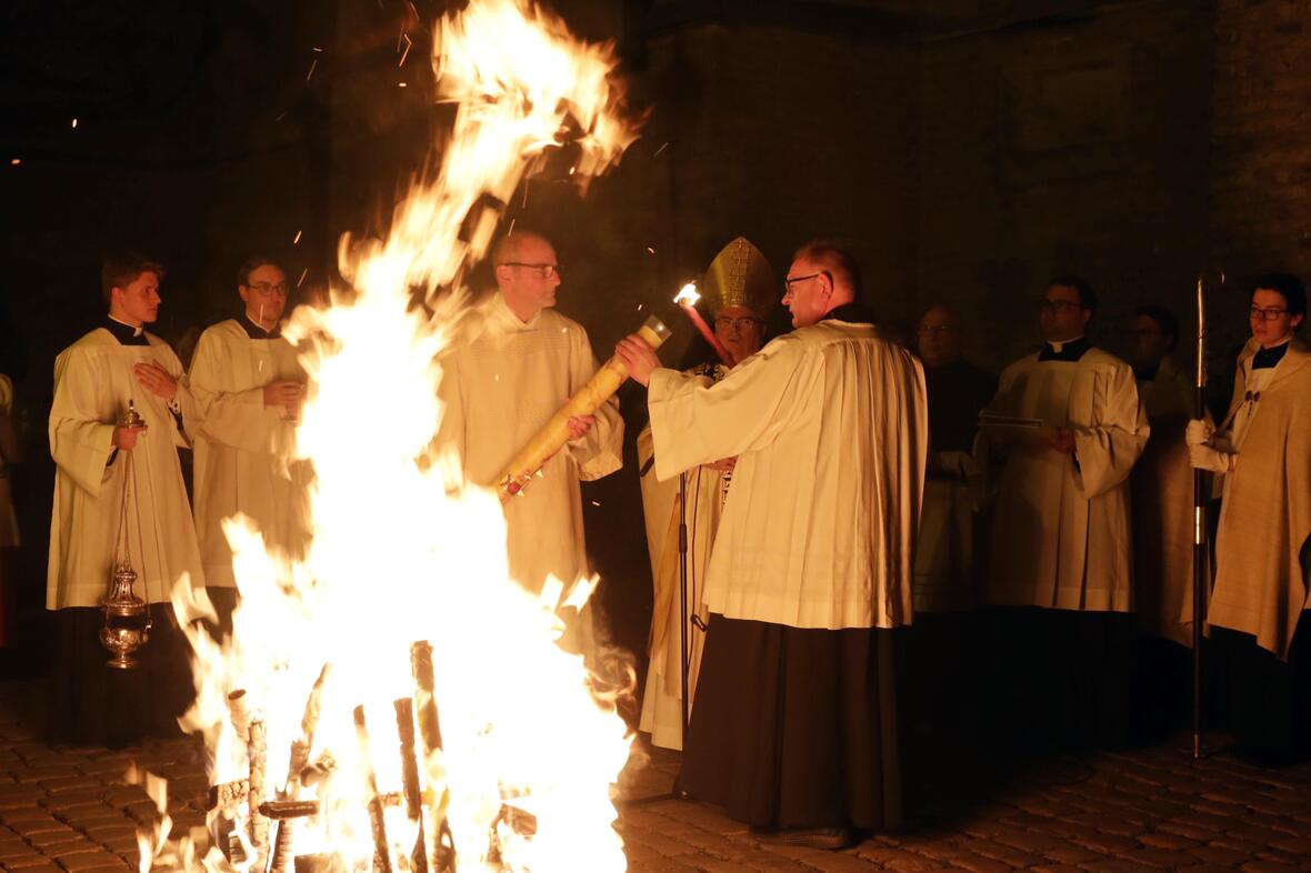 Osternacht im Augsburger Dom 02