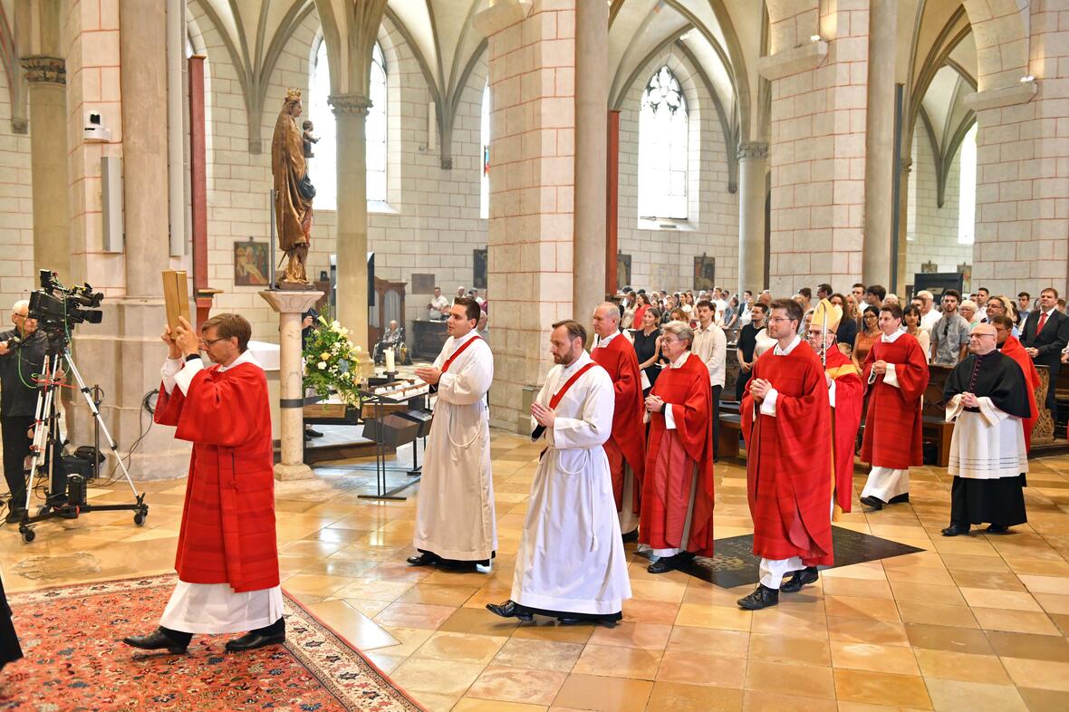 Priesterweihe im Augsburger Dom 2025 (Foto Nicolas Schnall pba) 01