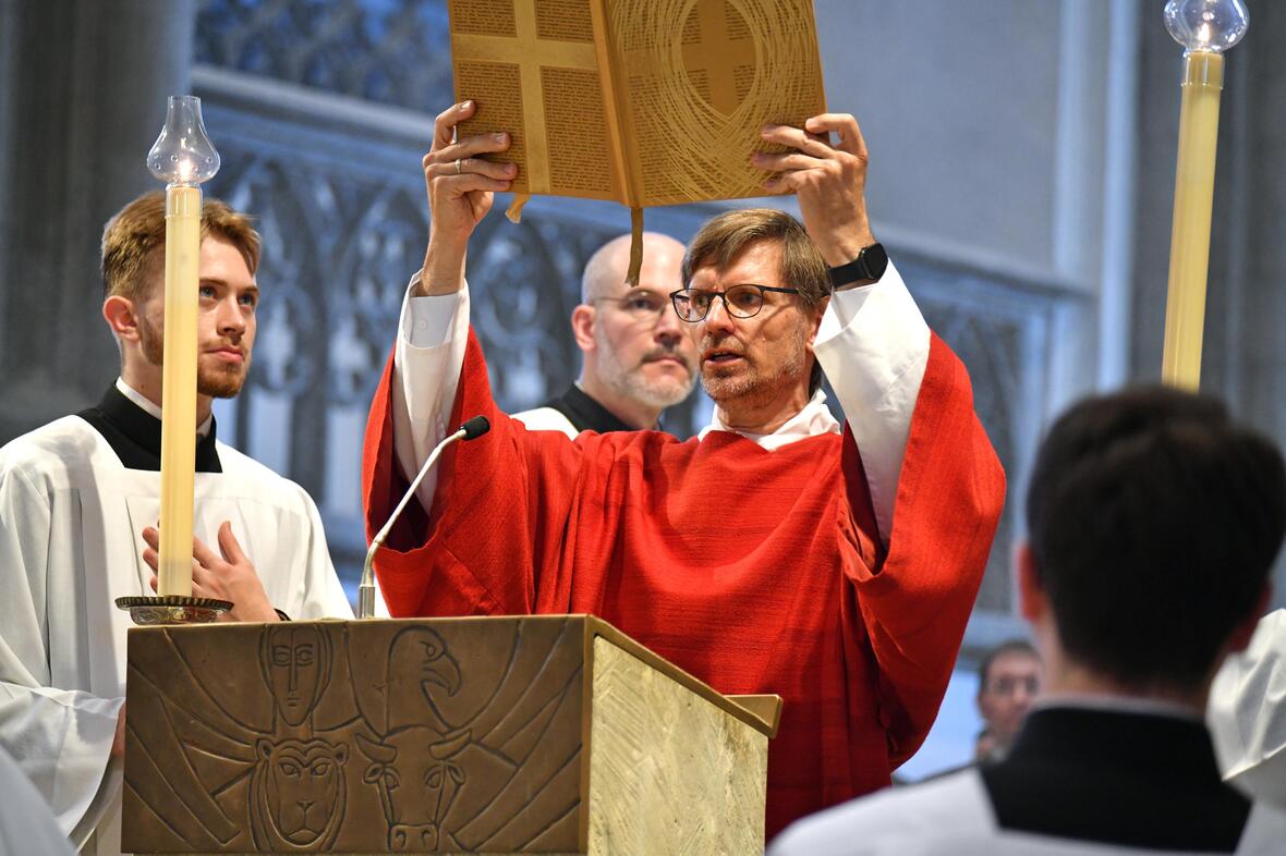 Priesterweihe im Augsburger Dom 2025 (Foto Nicolas Schnall pba) 05