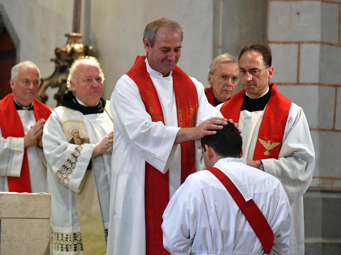 Priesterweihe im Augsburger Dom 2025 (Foto Nicolas Schnall pba) 16