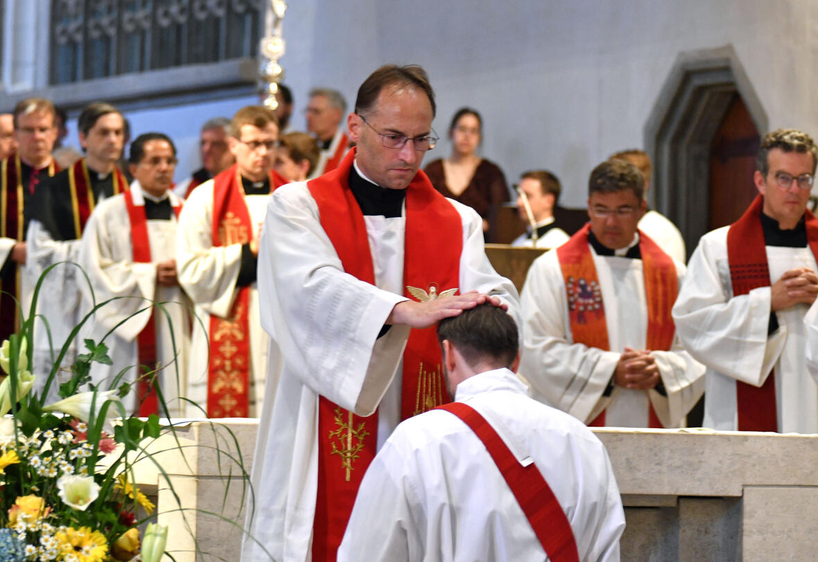 Priesterweihe im Augsburger Dom 2025 (Foto Nicolas Schnall pba) 17