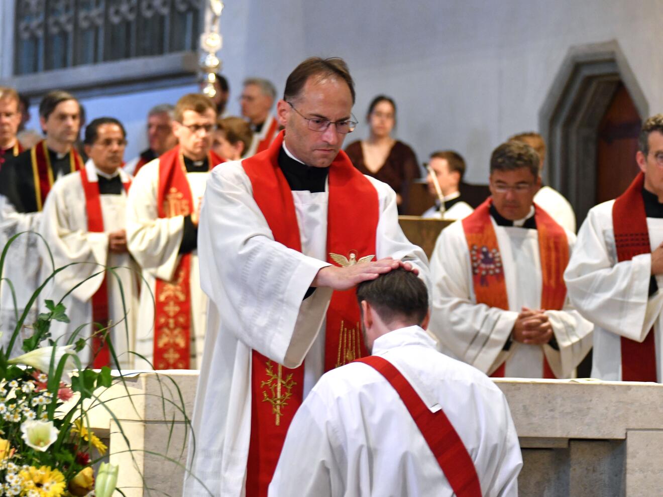 Priesterweihe im Augsburger Dom 2025 (Foto Nicolas Schnall pba) 17