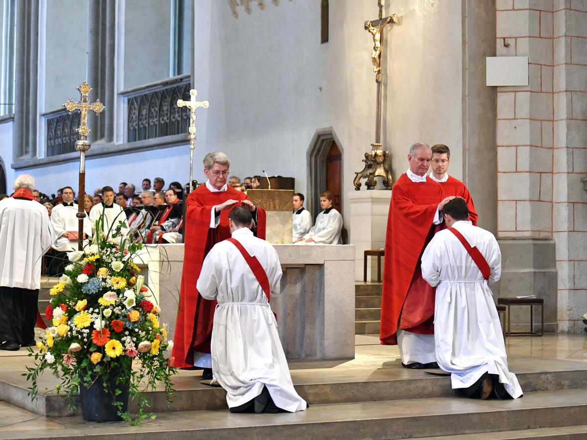 Priesterweihe im Augsburger Dom 2025 (Foto Nicolas Schnall pba) 19