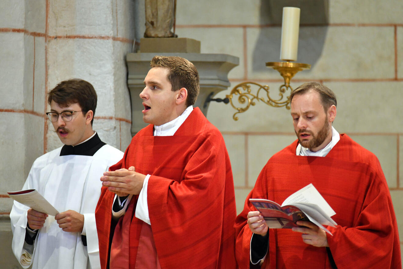 Priesterweihe im Augsburger Dom 2025 (Foto Nicolas Schnall pba) 25