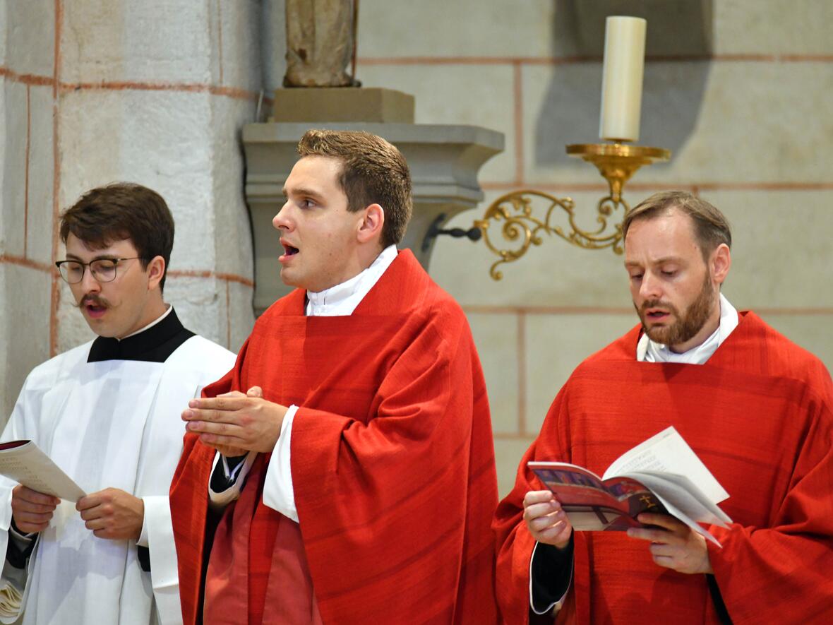 Priesterweihe im Augsburger Dom 2025 (Foto Nicolas Schnall pba) 25