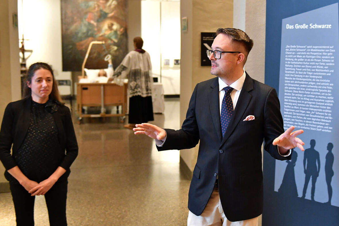 Diözesanmuseum_Sonderausstellung Schwarz sehen (Foto Nicolas Schnall pba) 1
