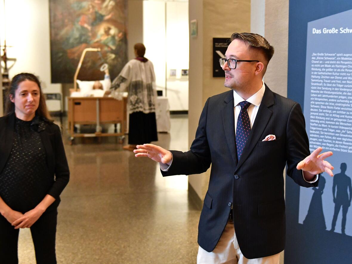 Diözesanmuseum_Sonderausstellung Schwarz sehen (Foto Nicolas Schnall pba) 1