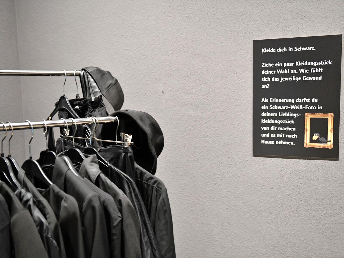 Diözesanmuseum_Sonderausstellung Schwarz sehen (Foto Nicolas Schnall pba) 3