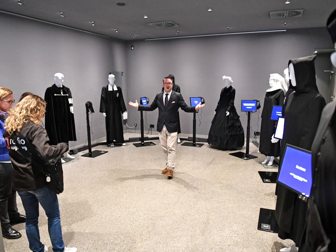 Diözesanmuseum_Sonderausstellung Schwarz sehen (Foto Nicolas Schnall pba) 4
