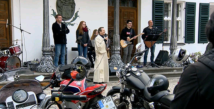 Boxbild Motorradgottesdienst