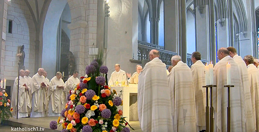 Boxbild Festgottesdienst Bischof