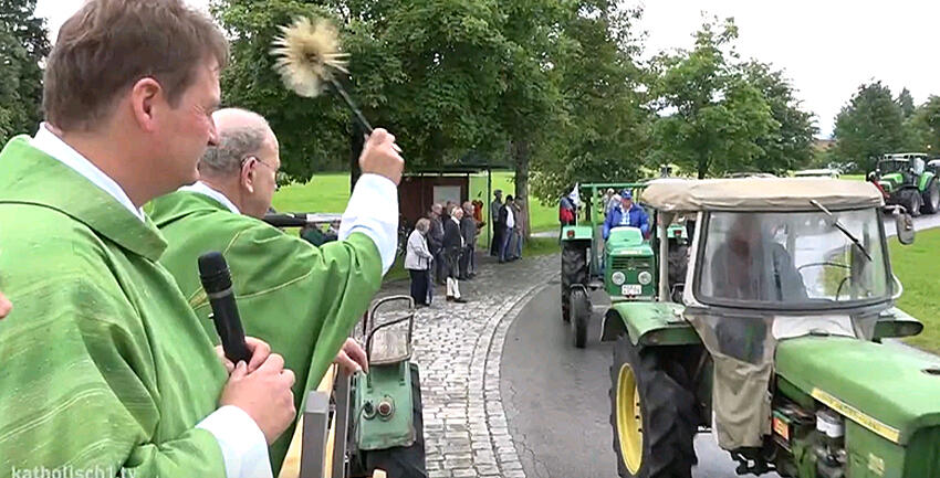 Boxbild Traktorwallfahrt