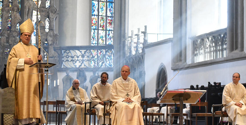 chrisammesse-predigt-und-erneuerung-des-weiheversprechens3835599