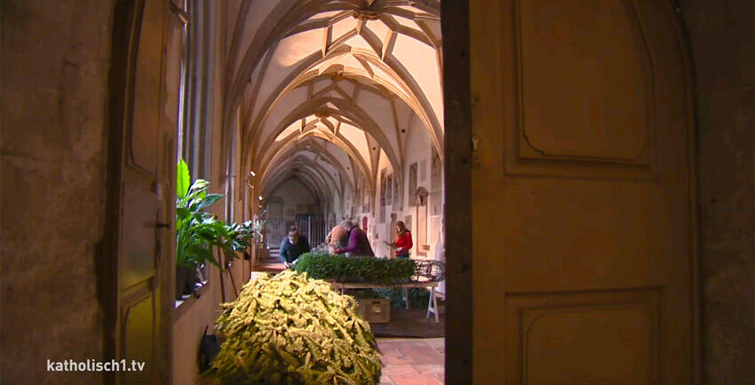 Adventskranz im Dom (katholisch1.tv)