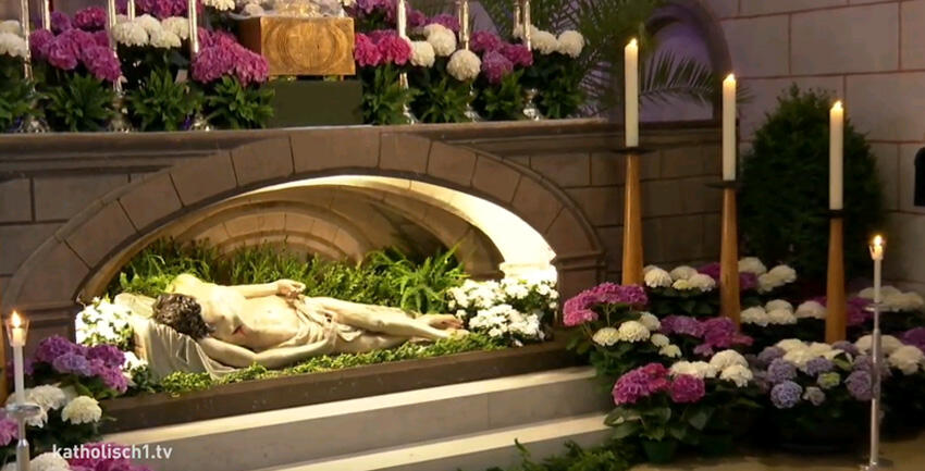 Heiliges Grab im Dom (katholisch1.tv)