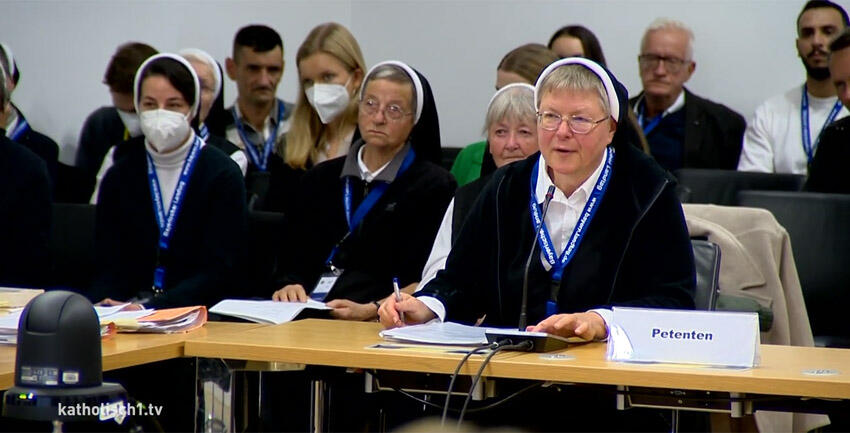 Dillinger Franziskanerinnen vor dem Petitionsausschuss (katholisch1tv)