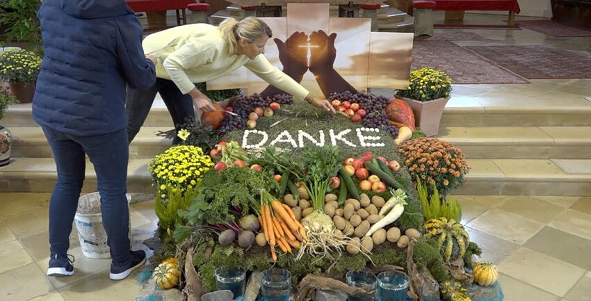 katholisch1.tv_Erntedankaltar