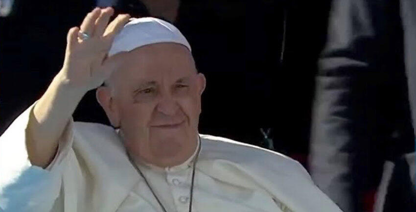 Video Papst begrüßt Jugendliche