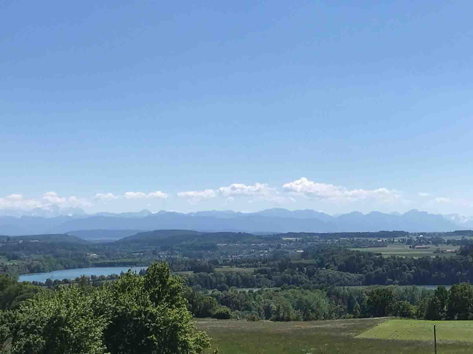 Blick auf die Alpen vom Wurzberg bei Reichling aus. (Foto: Karl-Georg Michel)