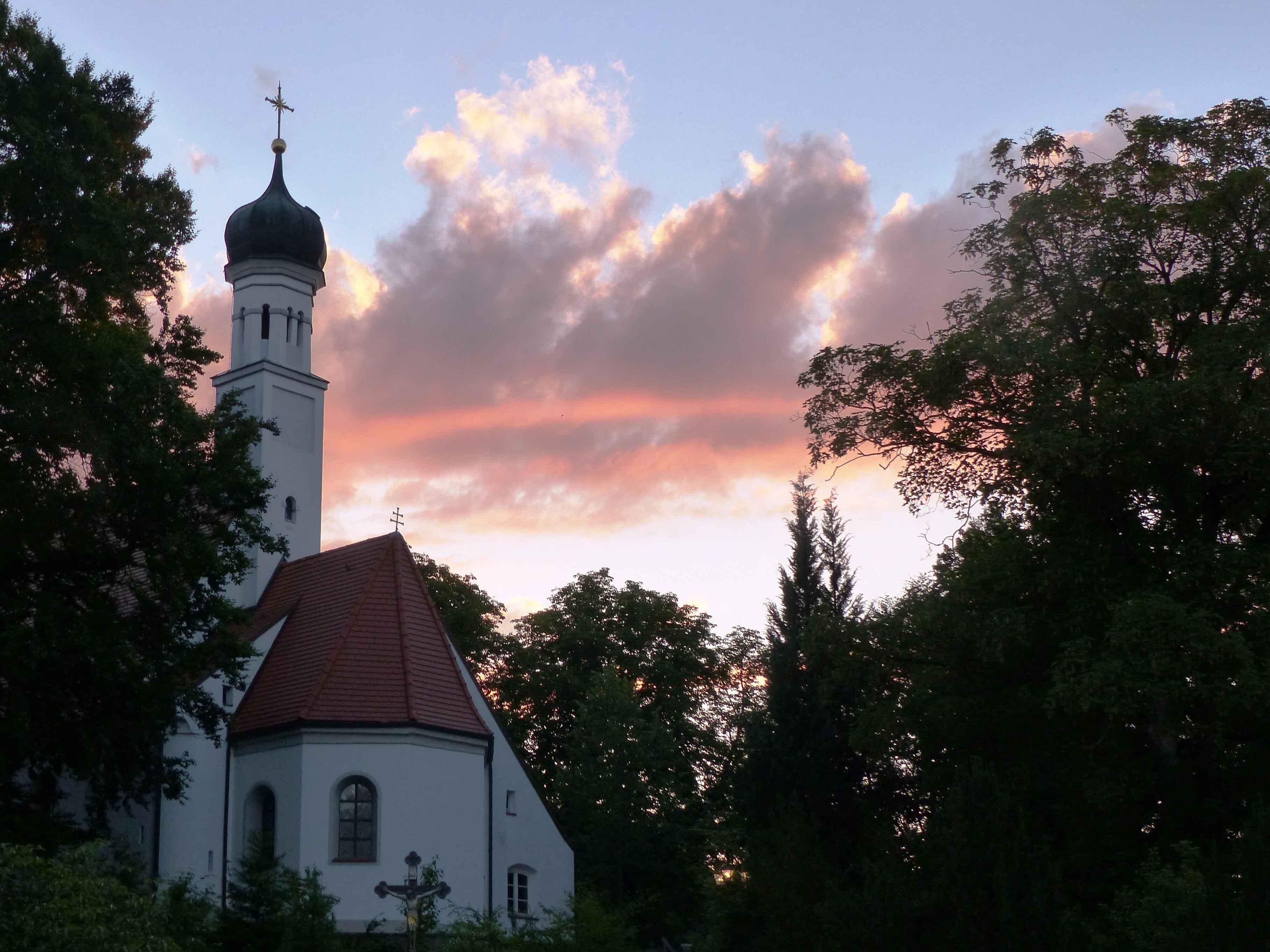 Oft sind Kirchen auch Baudenkmäler. Das stellt besondere Anforderungen an das Raumklima (Symbolfoto: Wunibald Wörle, in: pfarrbriefservice.de)