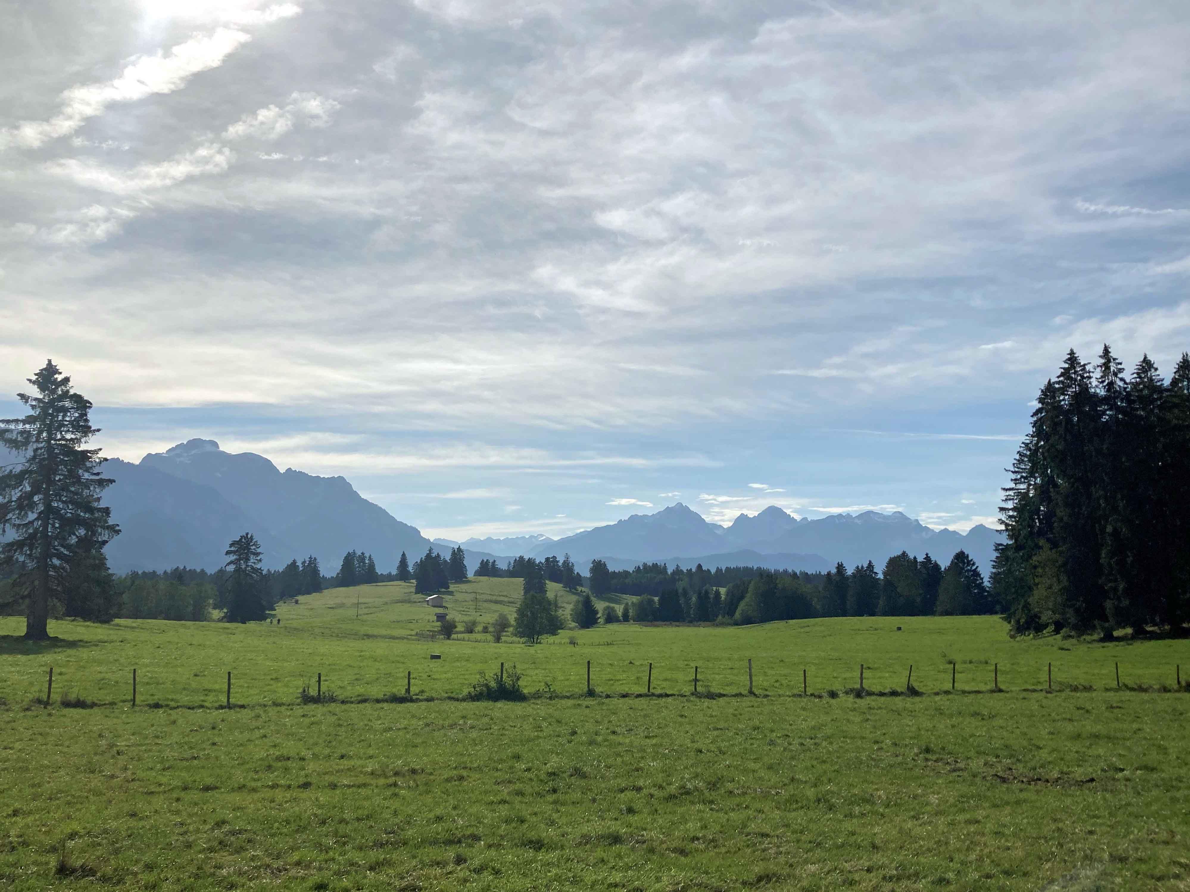 Bergpanorama im Ostallgäu. (Foto: Karl-Georg Michel)