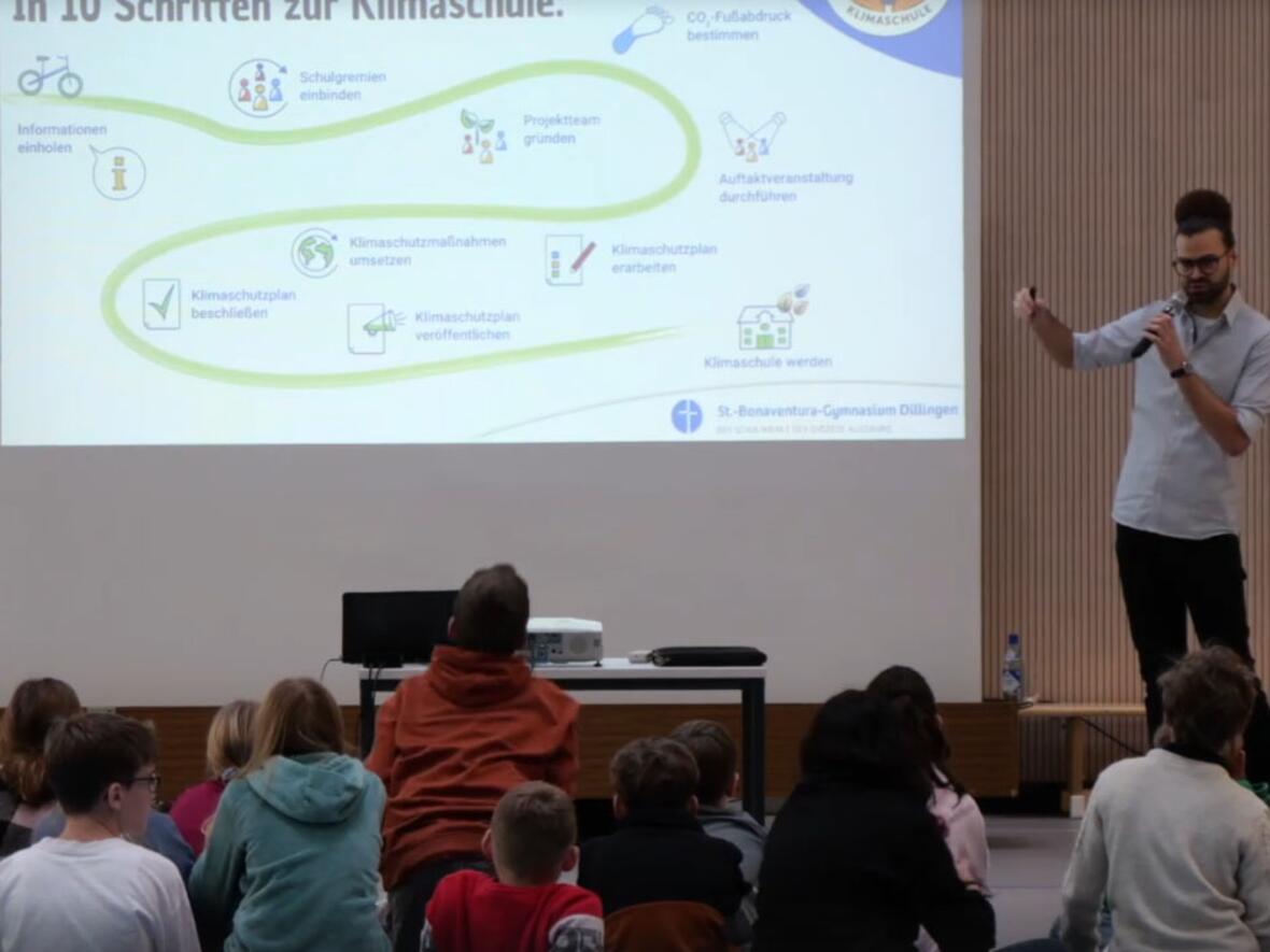Die Schüler erarbeiteten verschiedene Projekte. (Foto: katholisch1 tv)