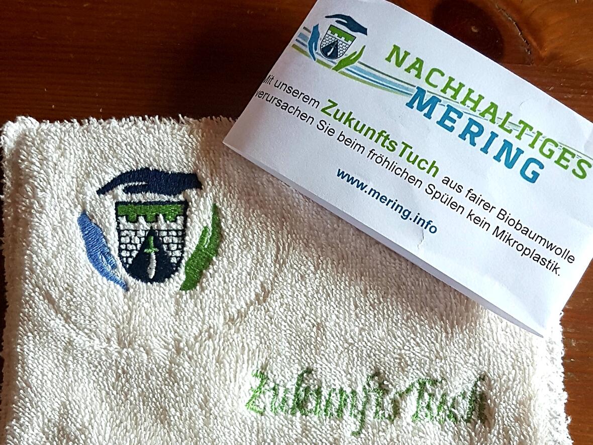 Der Erlös aus dem Verkauf des Spültuchs kommt einem nachhaltigen Projekt zugute. (Foto: Heike John)