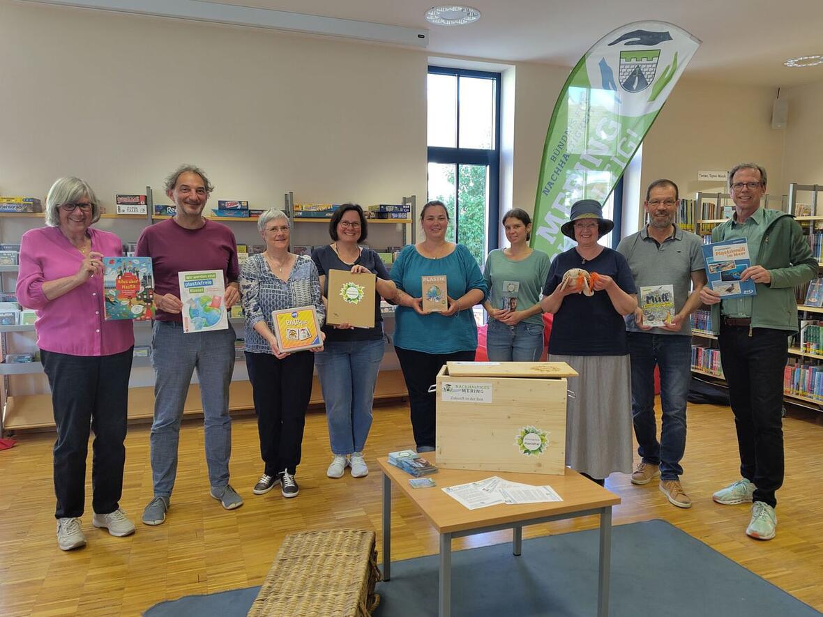 Die Box kann in der Bücherei Mering ausgeliehen werden. (Foto: Sarah Kohlberger)