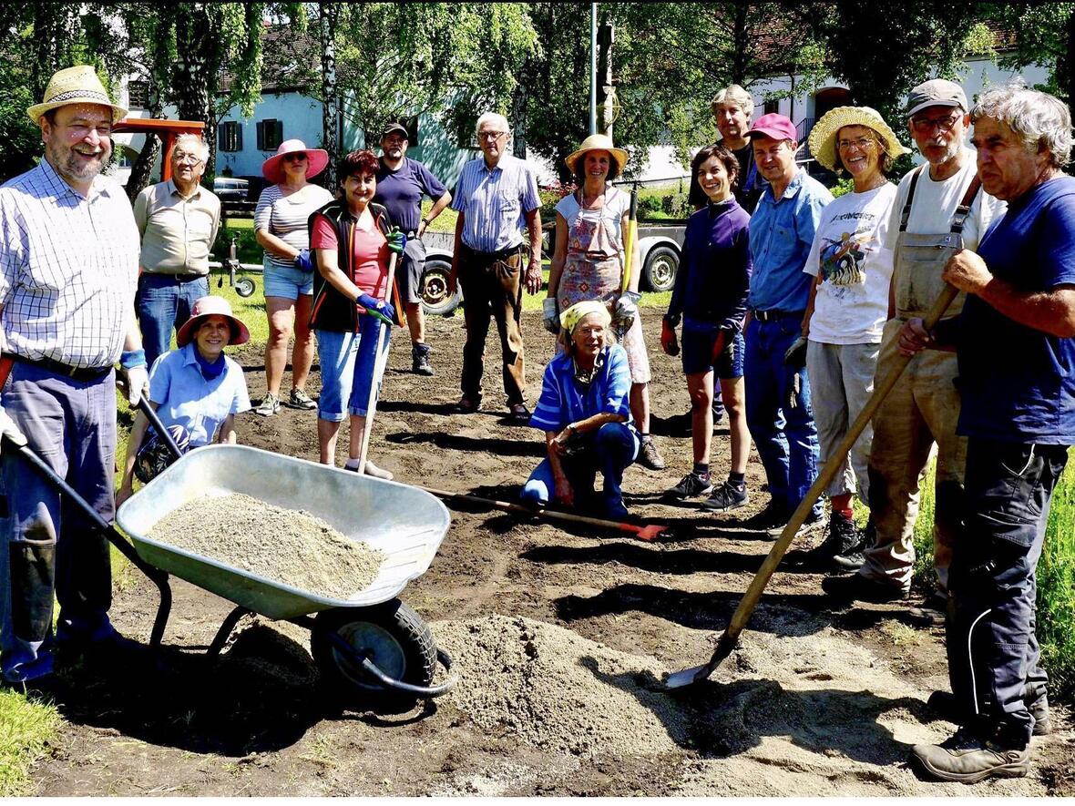 An dem Projekt haben zahlreiche fleißige Helfer mitgewirkt (Foto: Katja Holler)