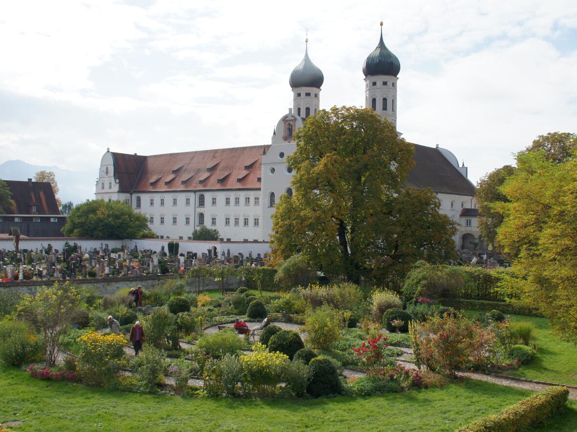 Meditationsgarten im Kloster Benediktbeuern (Foto: Martin Blösl)