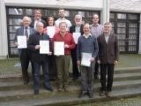 Von unten rechts: Siegfried Fuchs (Referent), Erwin Merz, Anton Kriesch, Heinz Löhning. Von oben rechts: Frank Kienle (Referent), Rudolf Brunner, Max Markmiller, Mia Grabolus, Christoph Wessel (Umweltbeauftragter), Herbert Luy (Foto: Archiv)