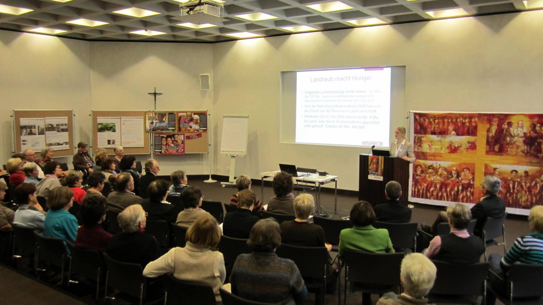 Diana Krämer berichtet über die Hintergründe für Hunger in der Welt