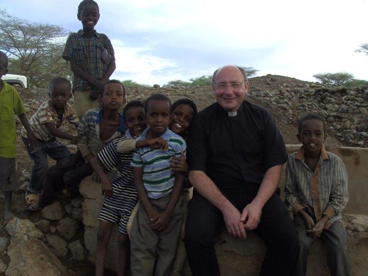 antrittsbesuch-von-pfr-lindl-bei-augsburger-missionaren-in-north-horr-kenia1390569