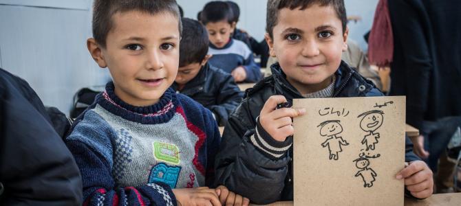 Kindern wird im Traumazentrum geholfen ihre Kriegserfahrungen aufzuarbeiten.