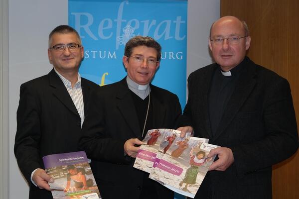 Anton Stegmair, Bischof Bernabé Sagastume, Pfarrer Dr. Ulrich Lindl (v.links) Foto: Maria Steber /pba