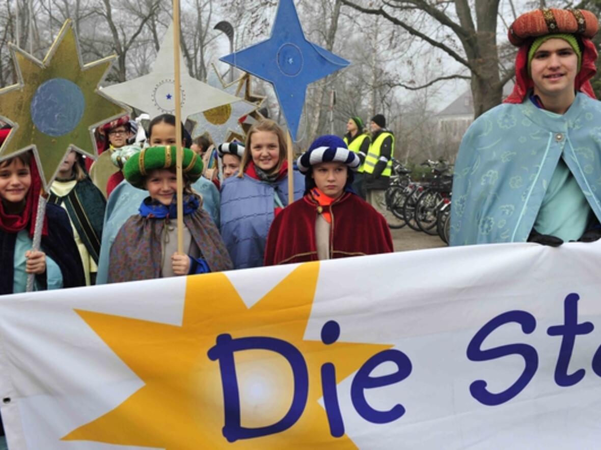 In Ihren Königsgewändern zogen die Kinder durch die Straßen Friedbergs