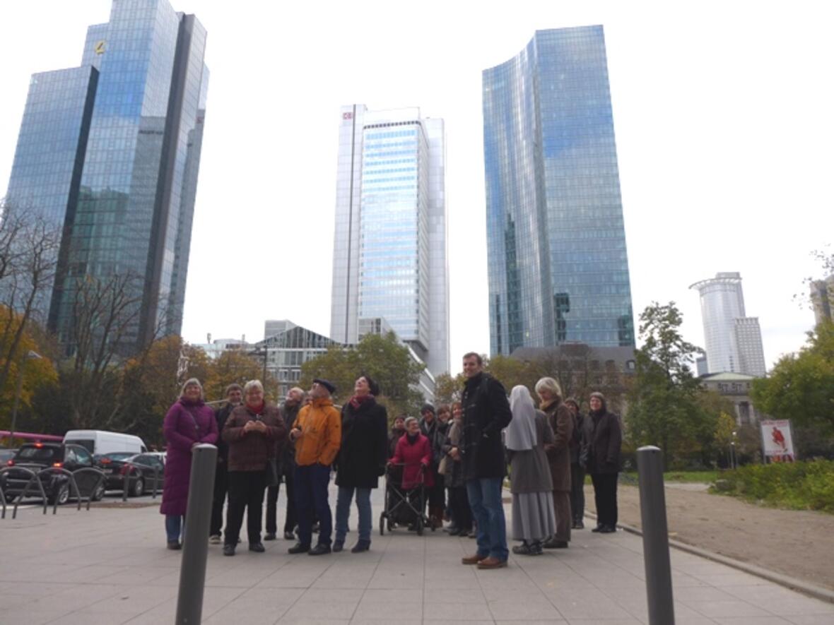 Wie klein doch da der Mensch ist! Weltwirtschaft - Weltfinanzen