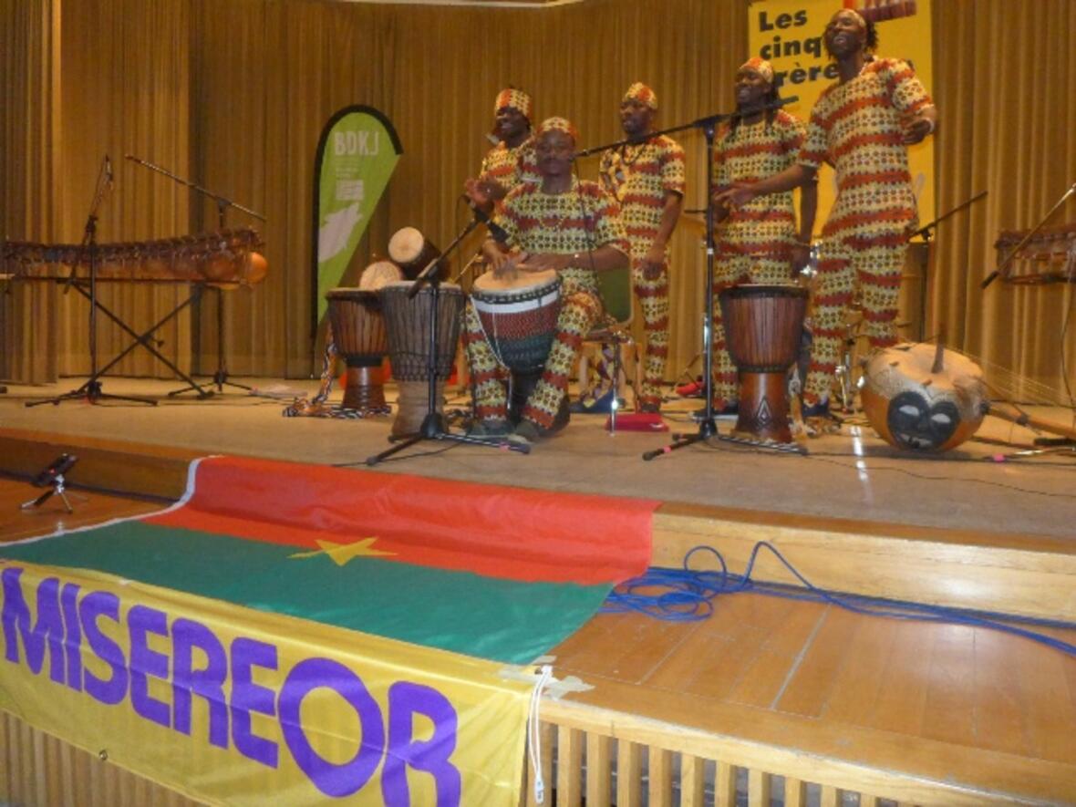 Ein Trommelkonzert eröffnete die Eröffnungsfeierlichkeiten in Schrobenhausen